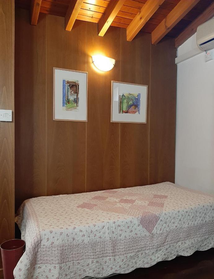Blue Cottage Apsiou Exterior foto